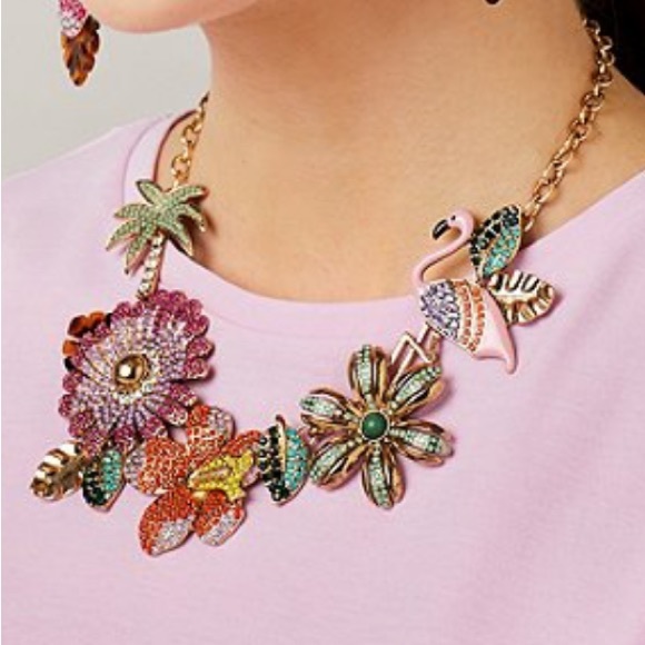 New Gemma Layne
Embellished Tropical Statement Necklace - Picture 3 of 6